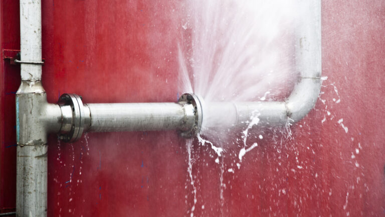 How to handle a water damage emergency
